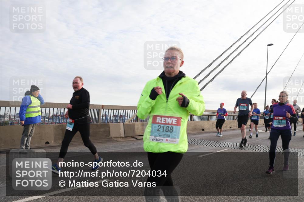03.10.2024 - Köhlbrandbrückenlauf Matties Gatica Varas http://msf.ph/oto/7204034 03.10.2024 09:31:51 Position 2 2188, 1821 meine-sportfotos.de