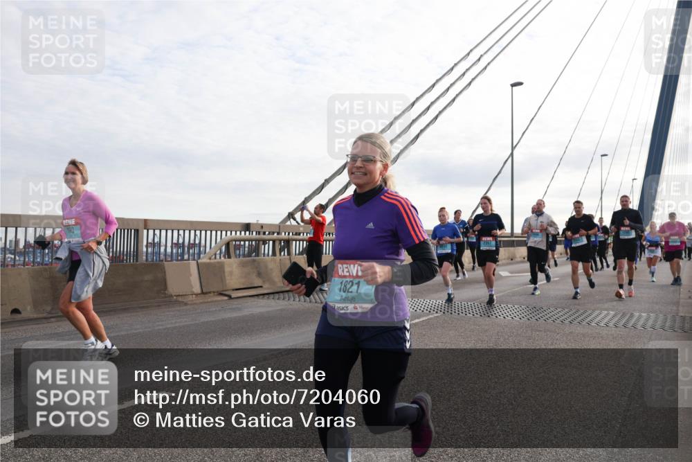 03.10.2024 - Köhlbrandbrückenlauf Matties Gatica Varas http://msf.ph/oto/7204060 03.10.2024 09:31:52 Position 2 1903, 1821, 2357 meine-sportfotos.de