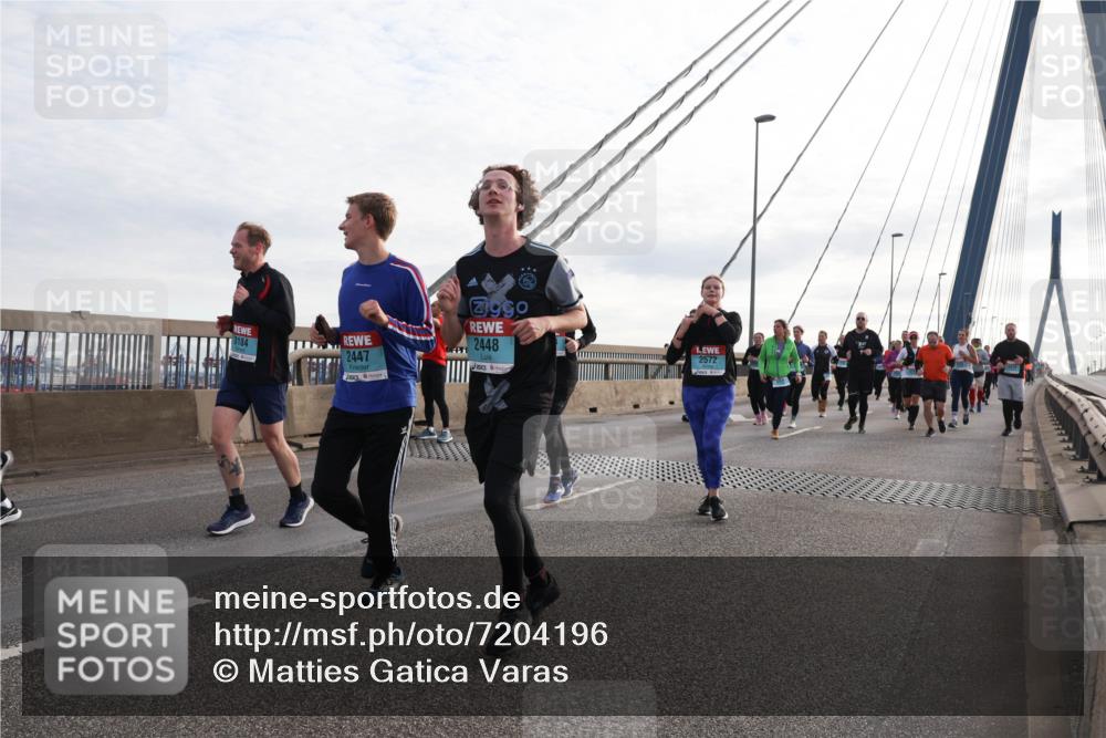 03.10.2024 - Köhlbrandbrückenlauf Matties Gatica Varas http://msf.ph/oto/7204196 03.10.2024 09:31:57 Position 2 3184, 2447, 2448, 2572 meine-sportfotos.de