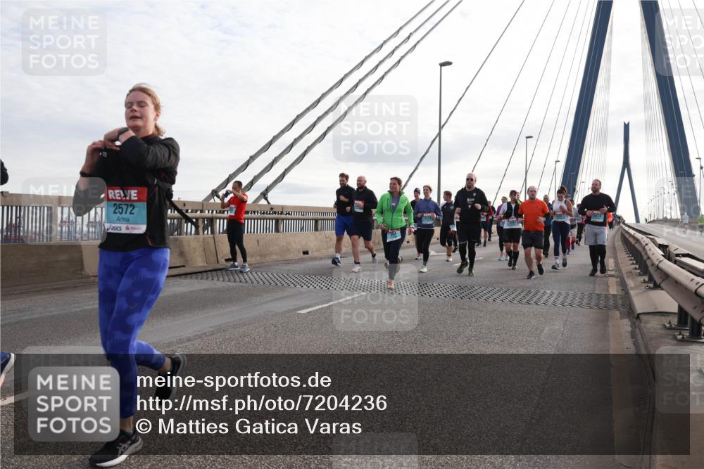 03.10.2024 - Köhlbrandbrückenlauf Matties Gatica Varas http://msf.ph/oto/7204236 03.10.2024 09:31:59 Position 2 2572 meine-sportfotos.de