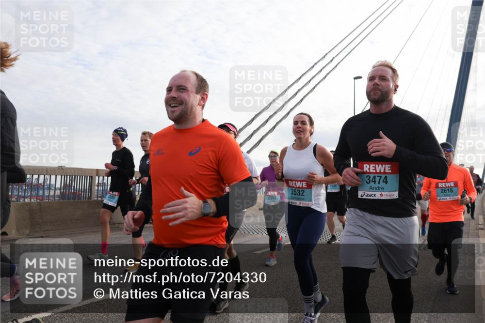 03.10.2024 - Köhlbrandbrückenlauf Matties Gatica Varas http://msf.ph/oto/7204330 03.10.2024 09:32:02 Position 2 3098, 2353, 3532, 2889, 3474, 2615 meine-sportfotos.de