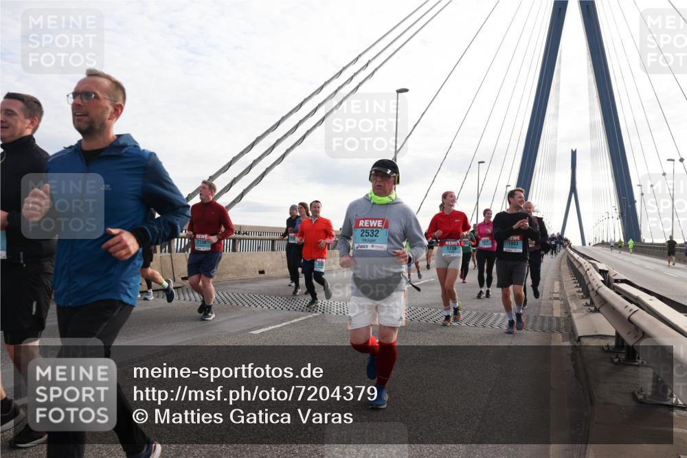 03.10.2024 - Köhlbrandbrückenlauf Matties Gatica Varas http://msf.ph/oto/7204379 03.10.2024 09:32:04 Position 2 2130, 2532, 1611, 1803, 1739 meine-sportfotos.de