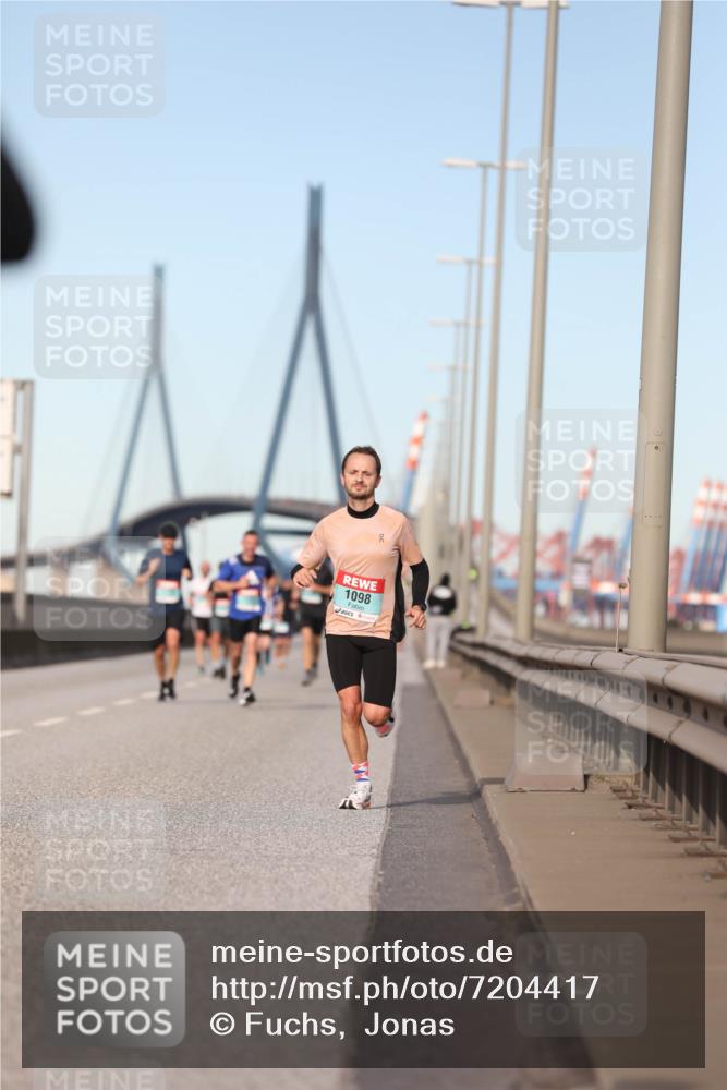 03.10.2024 - Köhlbrandbrückenlauf Fuchs,  Jonas http://msf.ph/oto/7204417 03.10.2024 09:40:55 Position 3 1098 meine-sportfotos.de