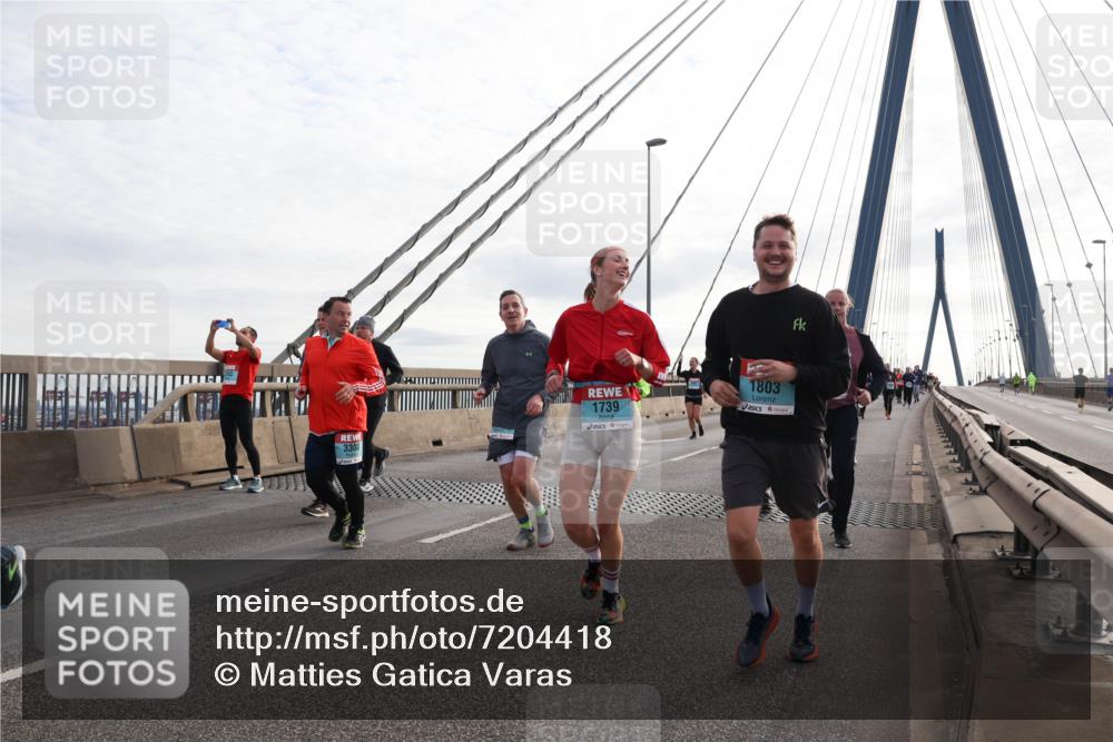 03.10.2024 - Köhlbrandbrückenlauf Matties Gatica Varas http://msf.ph/oto/7204418 03.10.2024 09:32:05 Position 2 1739, 1803, 3300 meine-sportfotos.de
