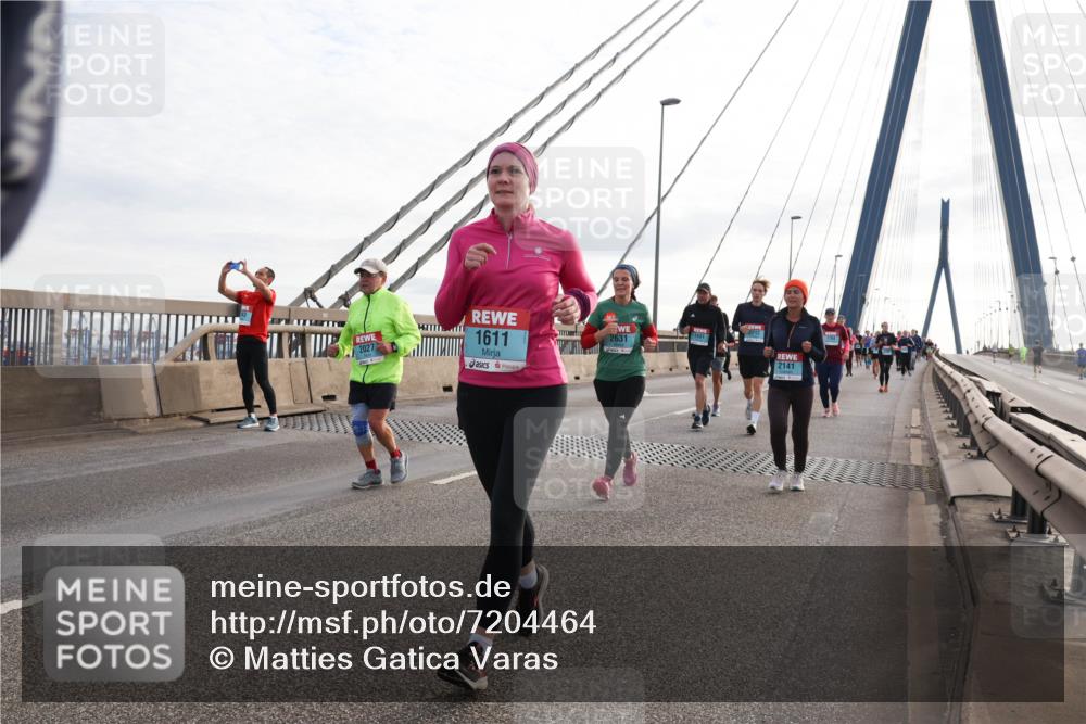 03.10.2024 - Köhlbrandbrückenlauf Matties Gatica Varas http://msf.ph/oto/7204464 03.10.2024 09:32:07 Position 2 2217, 1611, 2027, 2631, 2141 meine-sportfotos.de