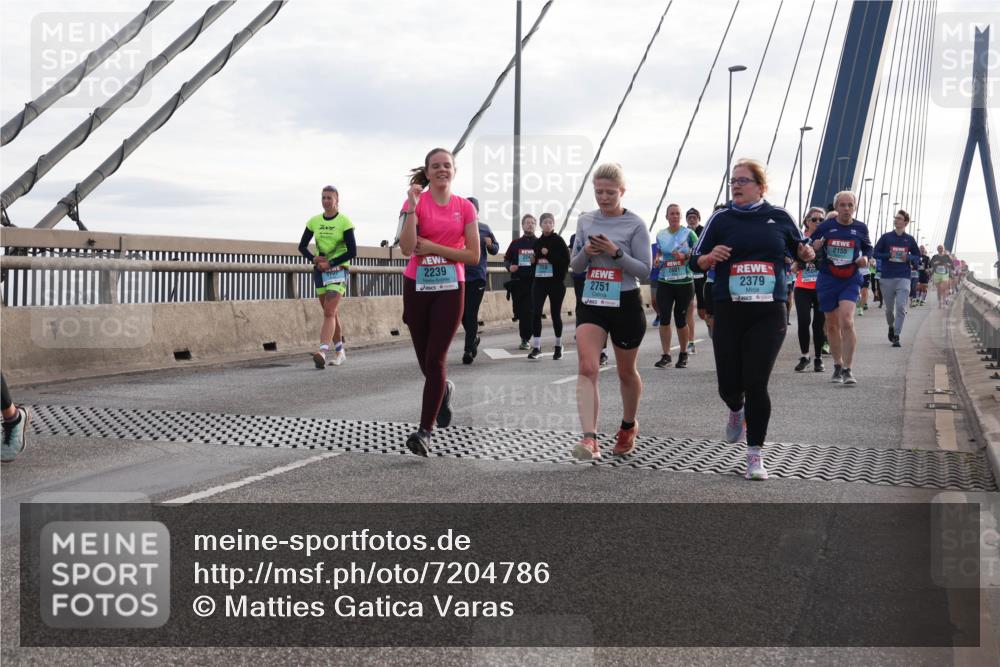 03.10.2024 - Köhlbrandbrückenlauf Matties Gatica Varas http://msf.ph/oto/7204786 03.10.2024 09:32:17 Position 2 2239, 2155, 2518, 2801, 2751, 2379 meine-sportfotos.de