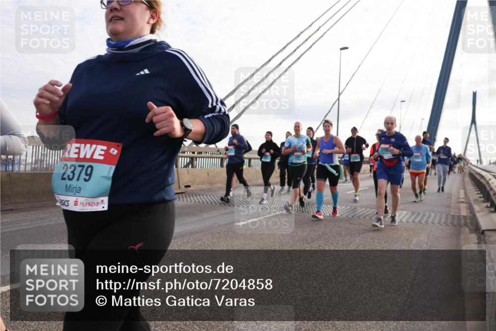 03.10.2024 - Köhlbrandbrückenlauf Matties Gatica Varas http://msf.ph/oto/7204858 03.10.2024 09:32:19 Position 2 2379, 2155 meine-sportfotos.de