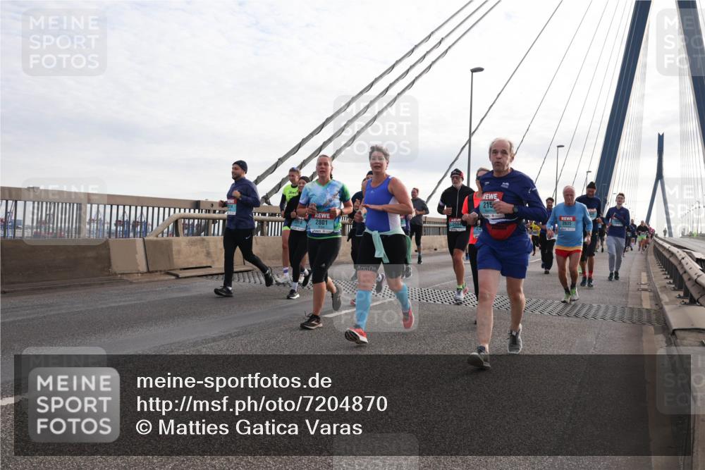 03.10.2024 - Köhlbrandbrückenlauf Matties Gatica Varas http://msf.ph/oto/7204870 03.10.2024 09:32:20 Position 2 2801, 215, 2635 meine-sportfotos.de