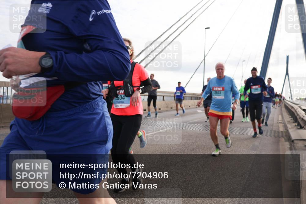 03.10.2024 - Köhlbrandbrückenlauf Matties Gatica Varas http://msf.ph/oto/7204906 03.10.2024 09:32:21 Position 2 504, 2635 meine-sportfotos.de