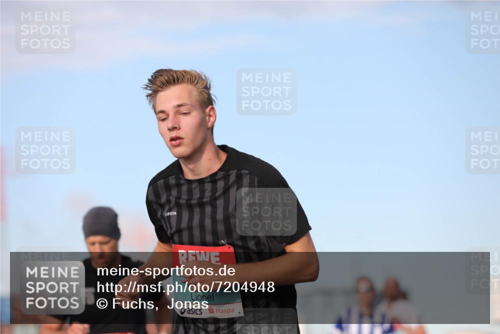 03.10.2024 - Köhlbrandbrückenlauf Fuchs,  Jonas http://msf.ph/oto/7204948 03.10.2024 09:41:14 Position 3  meine-sportfotos.de