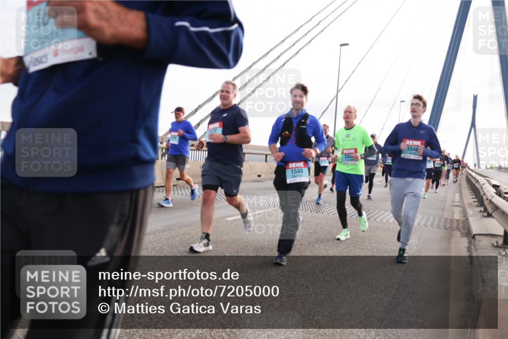 03.10.2024 - Köhlbrandbrückenlauf Matties Gatica Varas http://msf.ph/oto/7205000 03.10.2024 09:32:23 Position 2 16, 1532, 283, 1540, 1646 meine-sportfotos.de