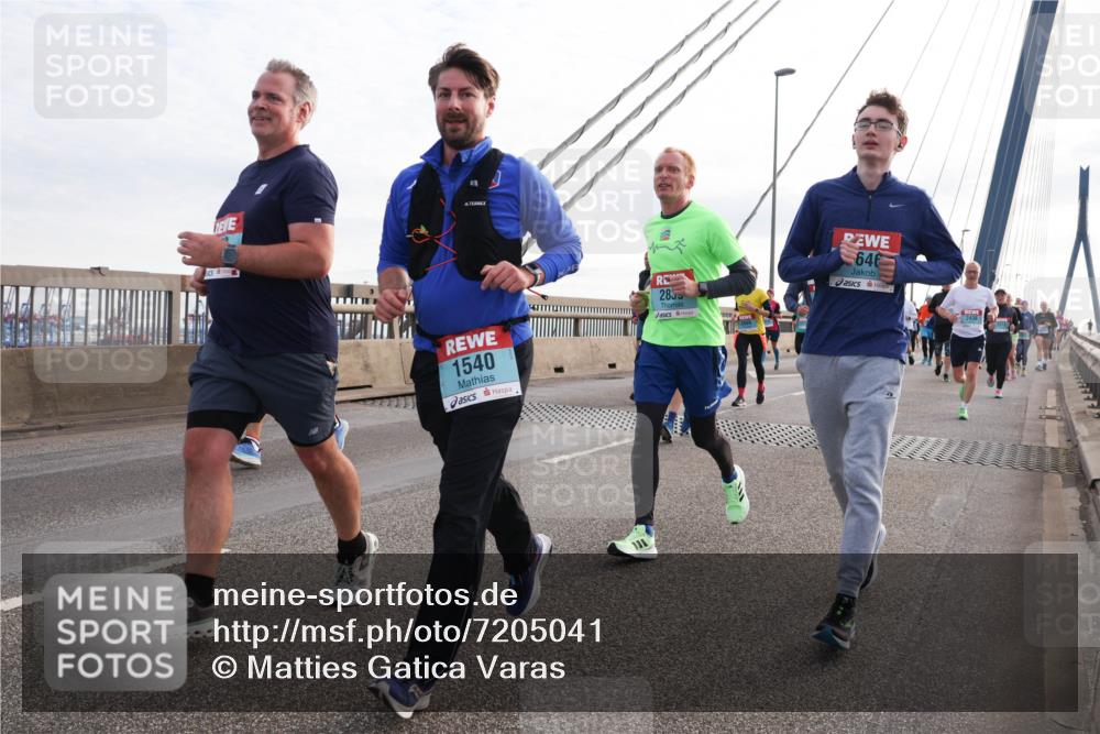 03.10.2024 - Köhlbrandbrückenlauf Matties Gatica Varas http://msf.ph/oto/7205041 03.10.2024 09:32:24 Position 2 1540, 2855, 646, 2438 meine-sportfotos.de