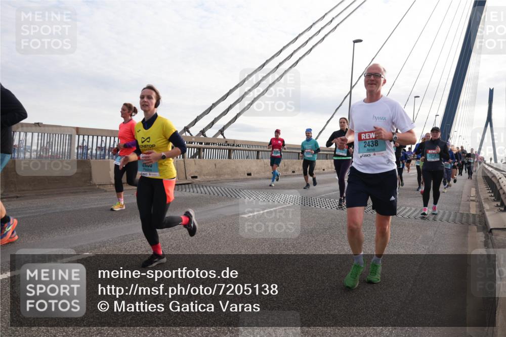 03.10.2024 - Köhlbrandbrückenlauf Matties Gatica Varas http://msf.ph/oto/7205138 03.10.2024 09:32:26 Position 2 2000, 2438, 2372 meine-sportfotos.de
