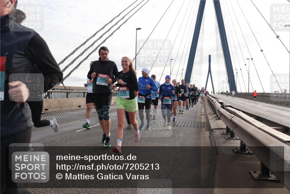 03.10.2024 - Köhlbrandbrückenlauf Matties Gatica Varas http://msf.ph/oto/7205213 03.10.2024 09:32:29 Position 2 2599, 1752, 1733, 625, 1731 meine-sportfotos.de