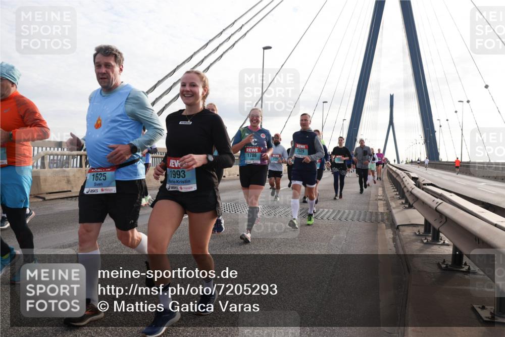 03.10.2024 - Köhlbrandbrückenlauf Matties Gatica Varas http://msf.ph/oto/7205293 03.10.2024 09:32:31 Position 2 1625, 1993, 2529, 1786, 2104 meine-sportfotos.de