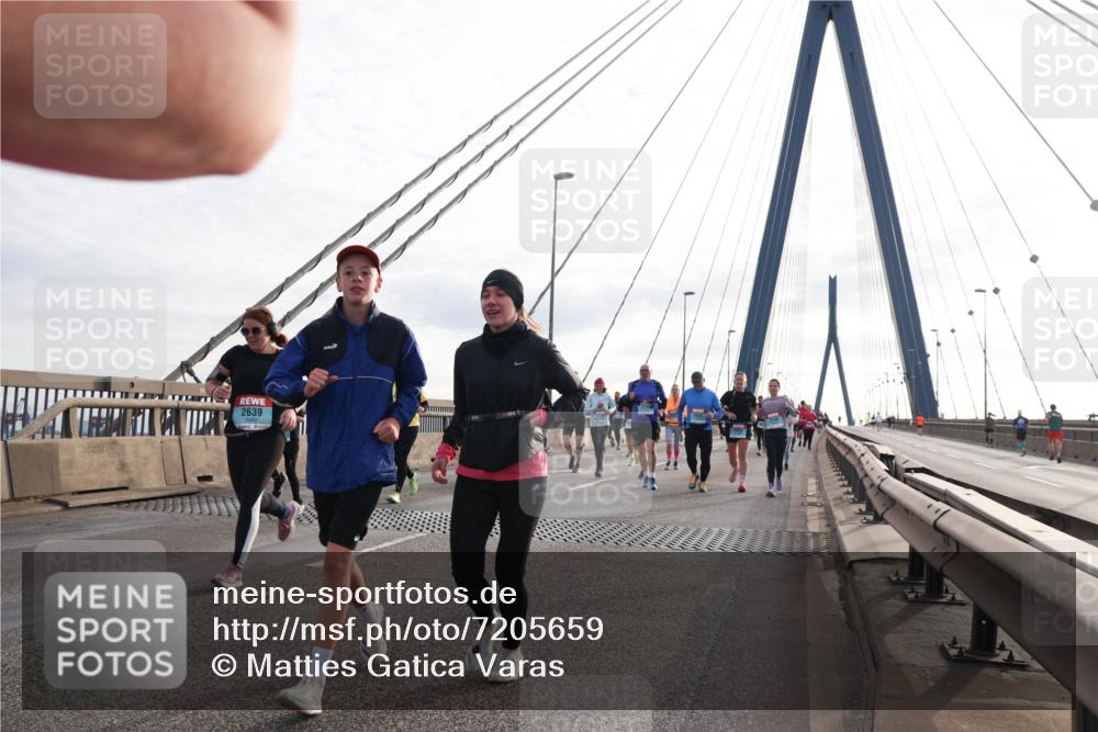 03.10.2024 - Köhlbrandbrückenlauf Matties Gatica Varas http://msf.ph/oto/7205659 03.10.2024 09:32:40 Position 2 2639 meine-sportfotos.de
