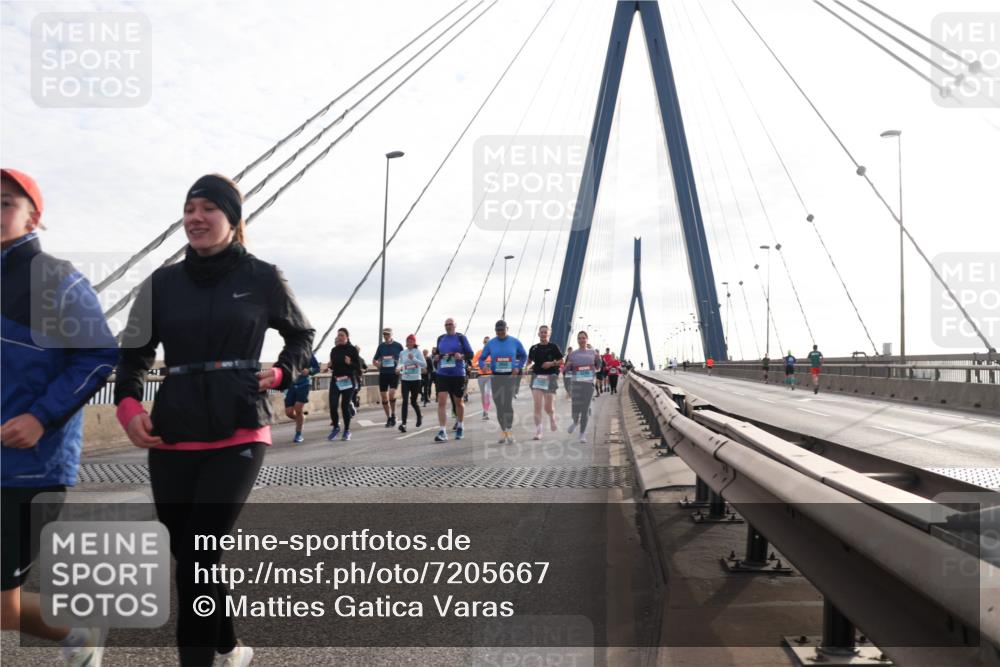 03.10.2024 - Köhlbrandbrückenlauf Matties Gatica Varas http://msf.ph/oto/7205667 03.10.2024 09:32:40 Position 2  meine-sportfotos.de