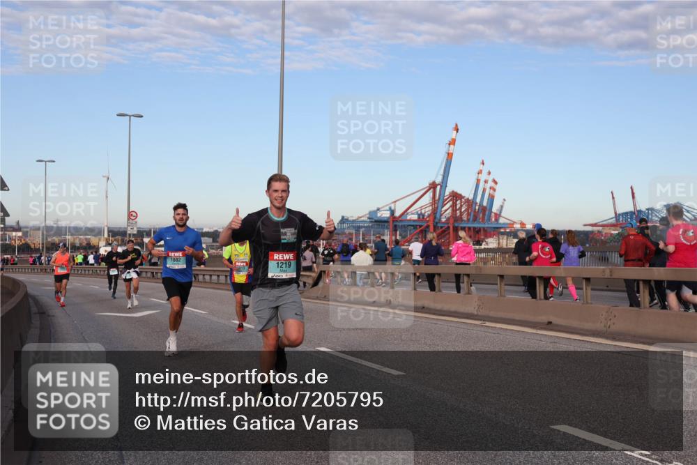 03.10.2024 - Köhlbrandbrückenlauf Matties Gatica Varas http://msf.ph/oto/7205795 03.10.2024 09:32:57 Position 2 1082, 013, 1219 meine-sportfotos.de