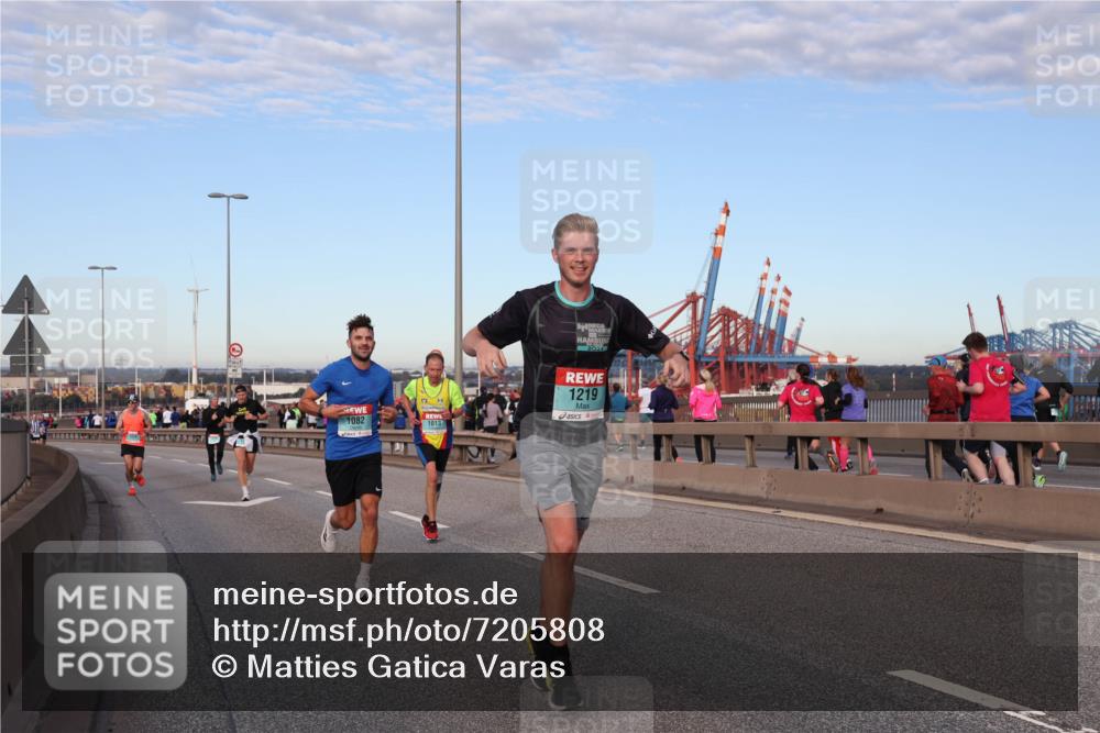 03.10.2024 - Köhlbrandbrückenlauf Matties Gatica Varas http://msf.ph/oto/7205808 03.10.2024 09:32:58 Position 2 1082, 1013, 1219 meine-sportfotos.de
