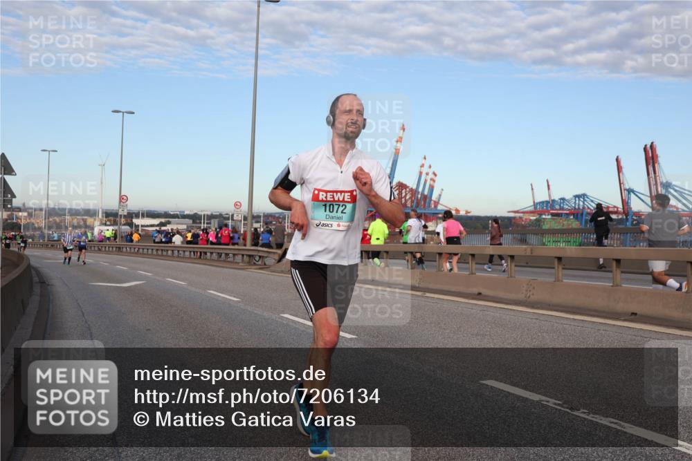 03.10.2024 - Köhlbrandbrückenlauf Matties Gatica Varas http://msf.ph/oto/7206134 03.10.2024 09:33:06 Position 2 1072 meine-sportfotos.de