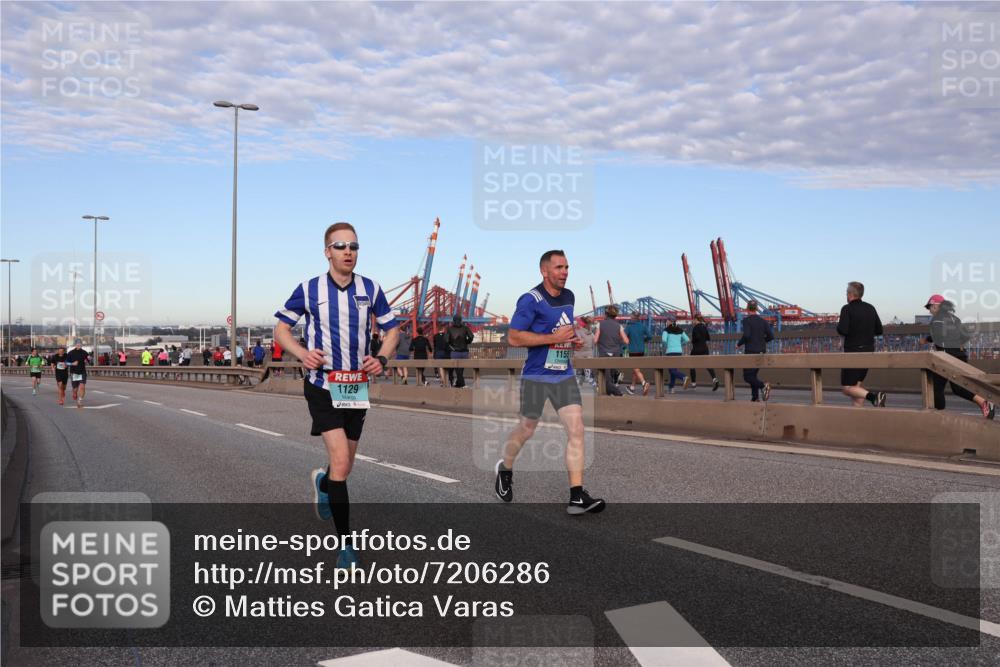03.10.2024 - Köhlbrandbrückenlauf Matties Gatica Varas http://msf.ph/oto/7206286 03.10.2024 09:33:18 Position 2 1129, 1155 meine-sportfotos.de