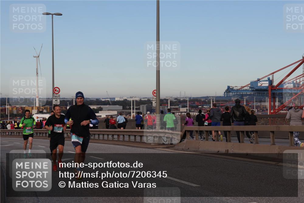 03.10.2024 - Köhlbrandbrückenlauf Matties Gatica Varas http://msf.ph/oto/7206345 03.10.2024 09:33:21 Position 2 1500, 500, 1017, 1301 meine-sportfotos.de