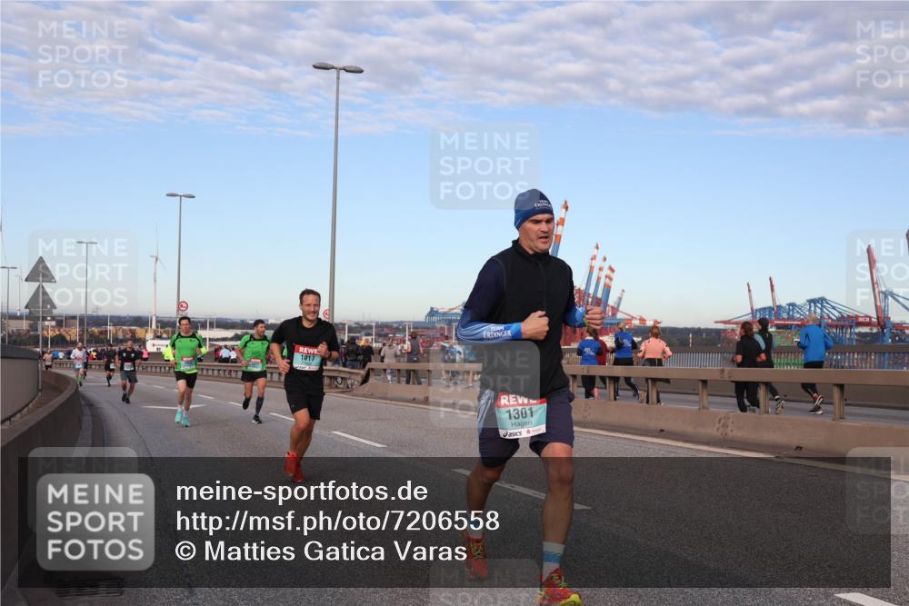 03.10.2024 - Köhlbrandbrückenlauf Matties Gatica Varas http://msf.ph/oto/7206558 03.10.2024 09:33:24 Position 2 11148, 1017, 1301 meine-sportfotos.de