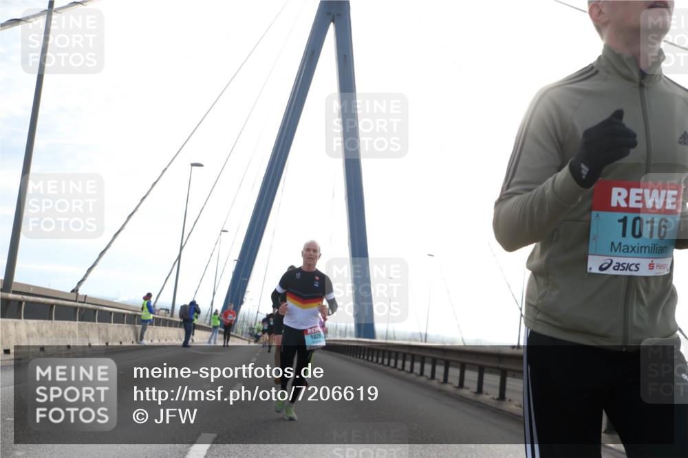 03.10.2024 - Köhlbrandbrückenlauf Jannik Wohlers http://msf.ph/oto/7206619 03.10.2024 09:20:18 Position 1 1029, 1016 meine-sportfotos.de