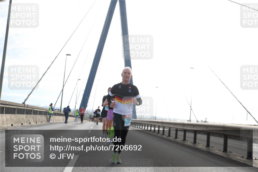 03.10.2024 - Köhlbrandbrückenlauf Jannik Wohlers http://msf.ph/oto/7206692 03.10.2024 09:20:18 Position 1 102 meine-sportfotos.de