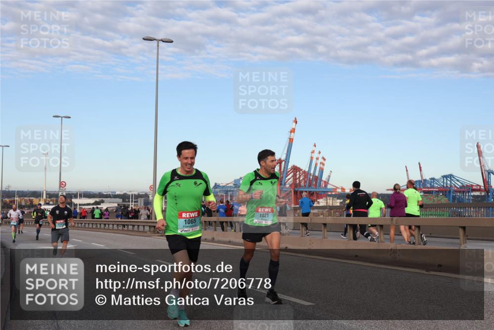 03.10.2024 - Köhlbrandbrückenlauf Matties Gatica Varas http://msf.ph/oto/7206778 03.10.2024 09:33:28 Position 2 1141, 1065, 1021 meine-sportfotos.de