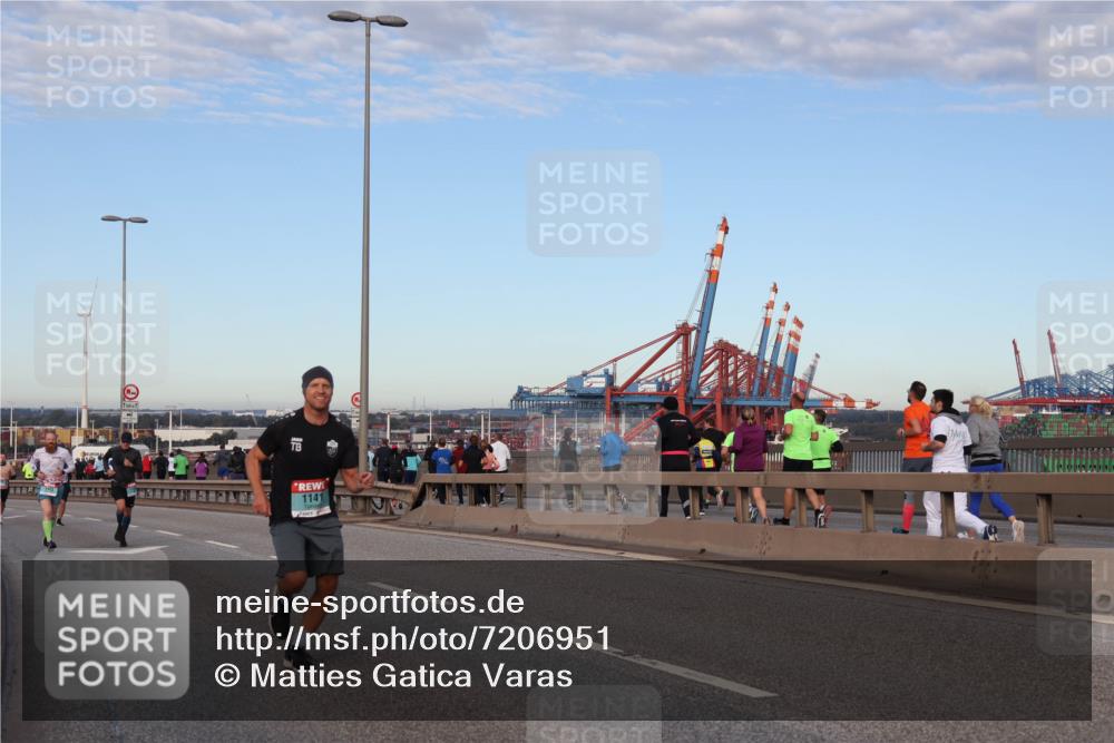 03.10.2024 - Köhlbrandbrückenlauf Matties Gatica Varas http://msf.ph/oto/7206951 03.10.2024 09:33:30 Position 2 500, 1141 meine-sportfotos.de