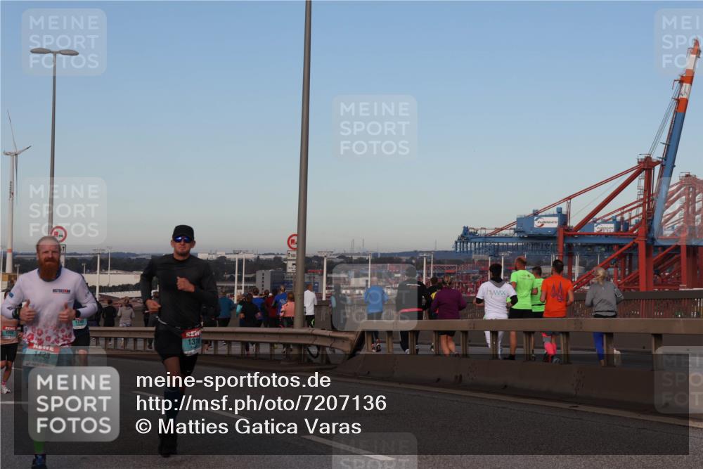 03.10.2024 - Köhlbrandbrückenlauf Matties Gatica Varas http://msf.ph/oto/7207136 03.10.2024 09:33:34 Position 2 1098, 1423, 1743, 1500 meine-sportfotos.de