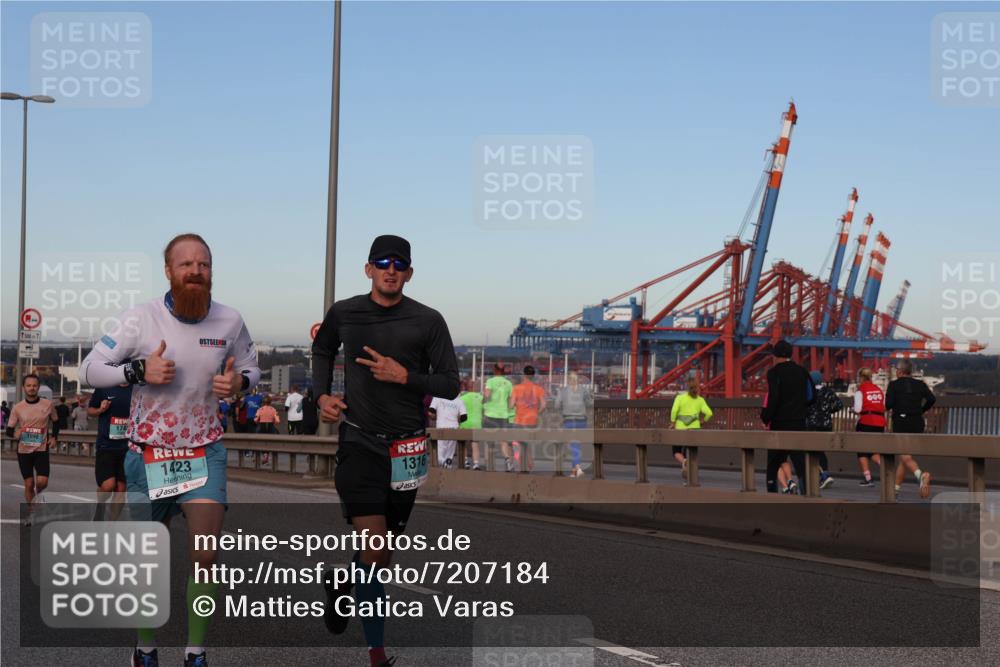 03.10.2024 - Köhlbrandbrückenlauf Matties Gatica Varas http://msf.ph/oto/7207184 03.10.2024 09:33:35 Position 2 1423, 1316, 800 meine-sportfotos.de