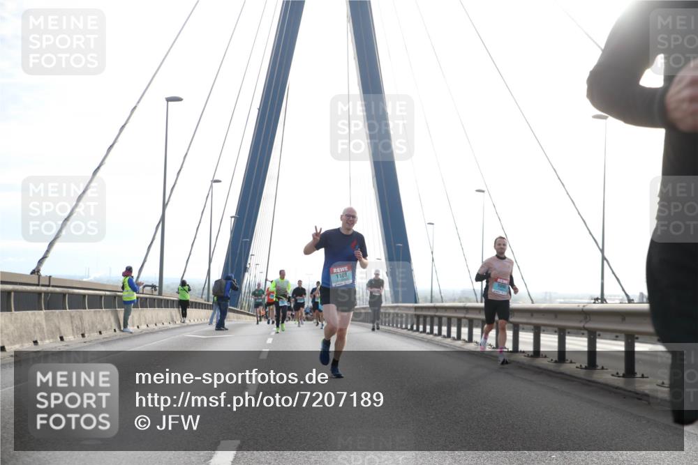 03.10.2024 - Köhlbrandbrückenlauf Jannik Wohlers http://msf.ph/oto/7207189 03.10.2024 09:20:27 Position 1 1188, 1098 meine-sportfotos.de