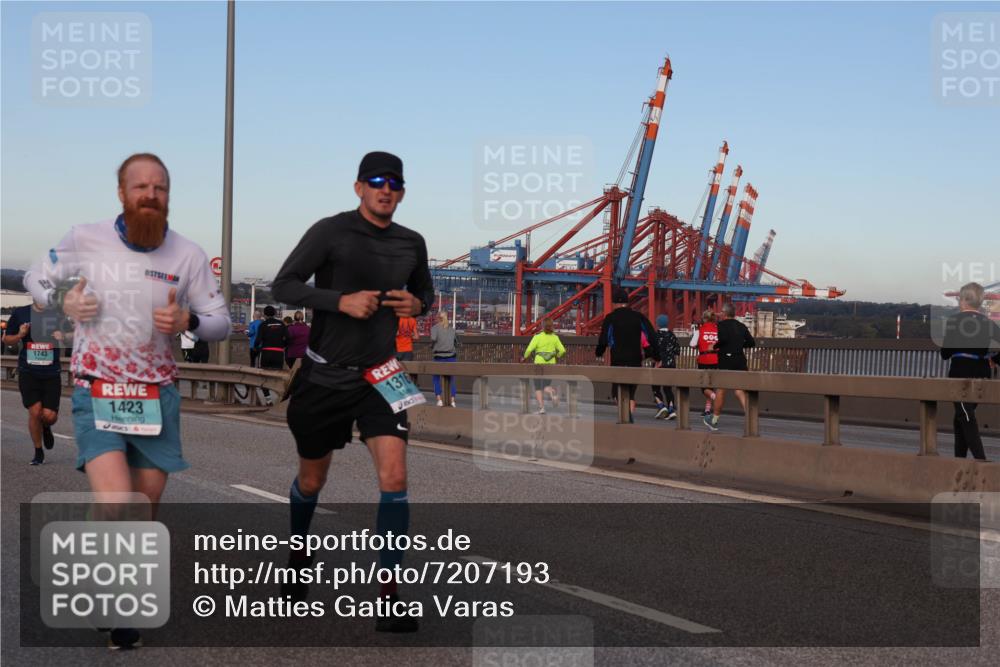 03.10.2024 - Köhlbrandbrückenlauf Matties Gatica Varas http://msf.ph/oto/7207193 03.10.2024 09:33:35 Position 2 1743, 1423, 1316 meine-sportfotos.de