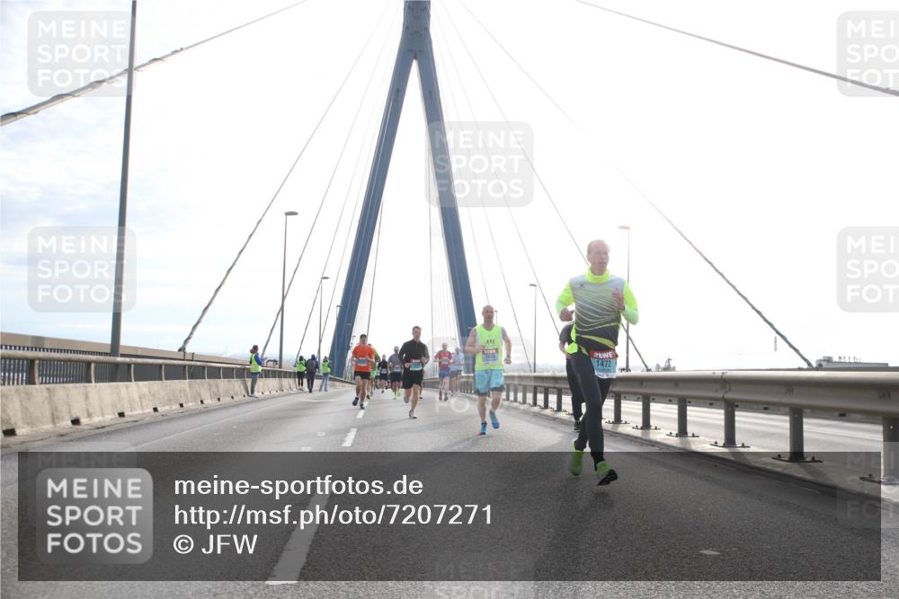 03.10.2024 - Köhlbrandbrückenlauf Jannik Wohlers http://msf.ph/oto/7207271 03.10.2024 09:20:33 Position 1 1472 meine-sportfotos.de