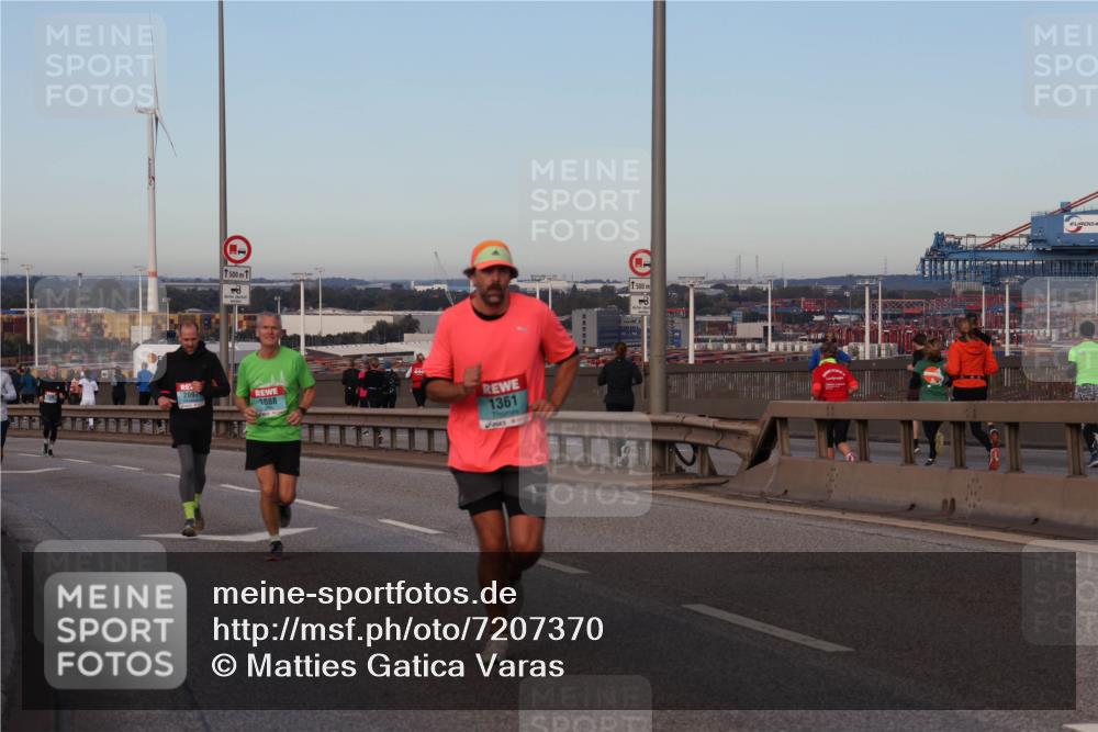 03.10.2024 - Köhlbrandbrückenlauf Matties Gatica Varas http://msf.ph/oto/7207370 03.10.2024 09:33:51 Position 2 1500, 1088, 1361, 500 meine-sportfotos.de