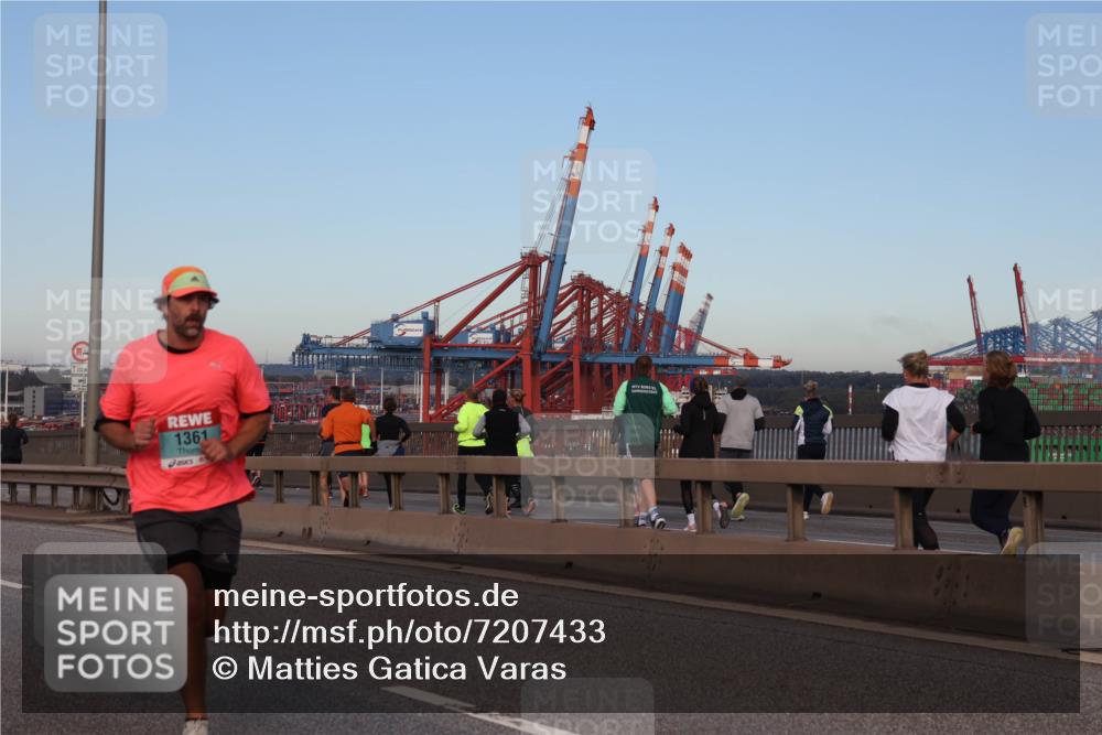03.10.2024 - Köhlbrandbrückenlauf Matties Gatica Varas http://msf.ph/oto/7207433 03.10.2024 09:33:53 Position 2 500, 1361 meine-sportfotos.de