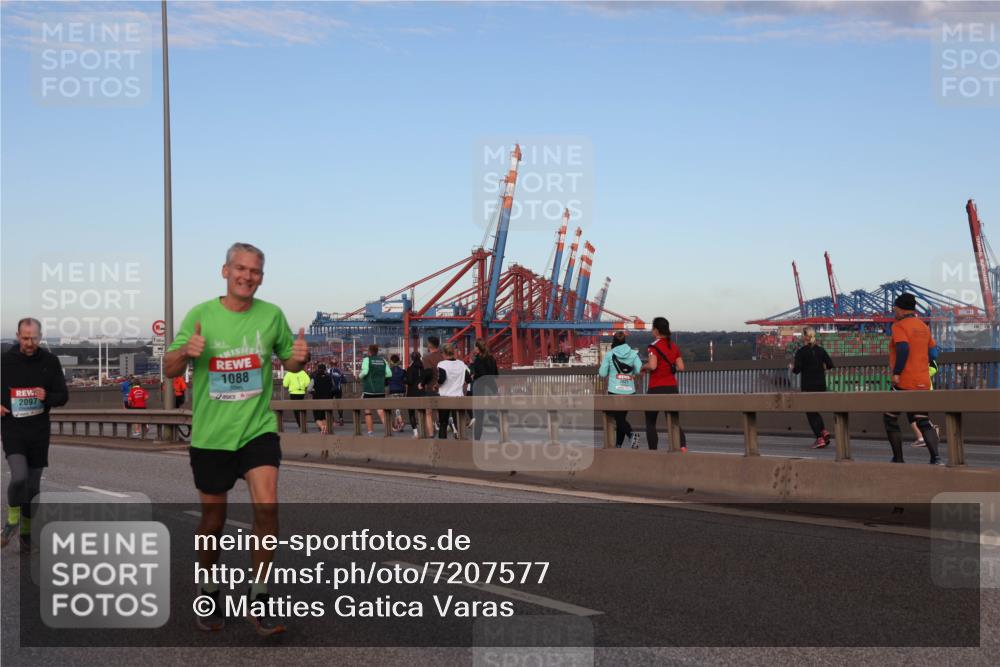 03.10.2024 - Köhlbrandbrückenlauf Matties Gatica Varas http://msf.ph/oto/7207577 03.10.2024 09:33:56 Position 2 2097, 1088 meine-sportfotos.de