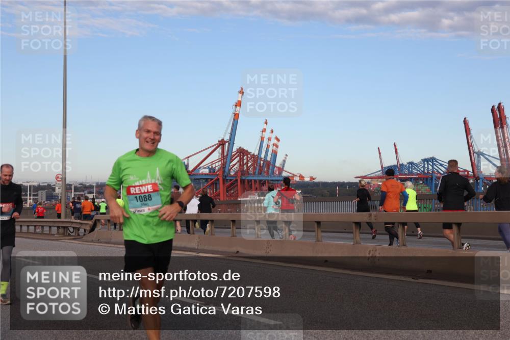 03.10.2024 - Köhlbrandbrückenlauf Matties Gatica Varas http://msf.ph/oto/7207598 03.10.2024 09:33:56 Position 2 1088 meine-sportfotos.de