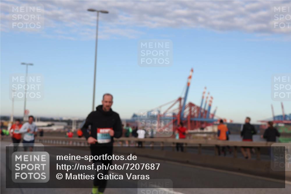 03.10.2024 - Köhlbrandbrückenlauf Matties Gatica Varas http://msf.ph/oto/7207687 03.10.2024 09:33:57 Position 2  meine-sportfotos.de