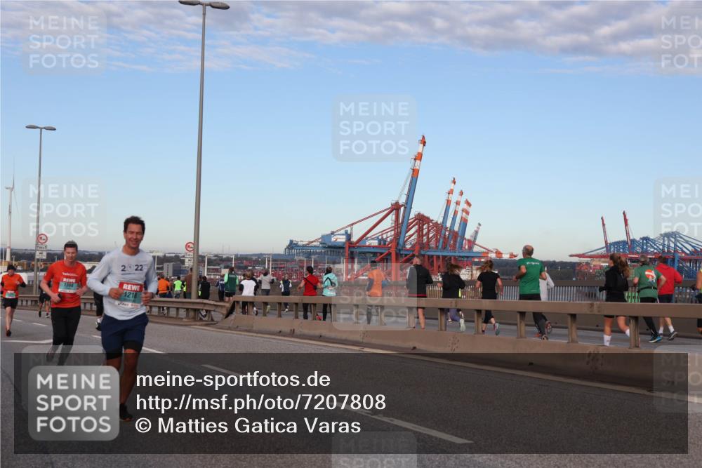 03.10.2024 - Köhlbrandbrückenlauf Matties Gatica Varas http://msf.ph/oto/7207808 03.10.2024 09:34:00 Position 2 2022, 1218 meine-sportfotos.de