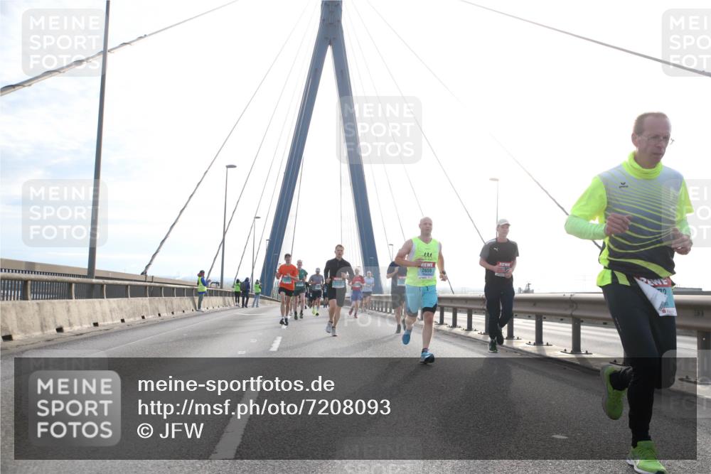 03.10.2024 - Köhlbrandbrückenlauf Jannik Wohlers http://msf.ph/oto/7208093 03.10.2024 09:20:34 Position 1 2659 meine-sportfotos.de
