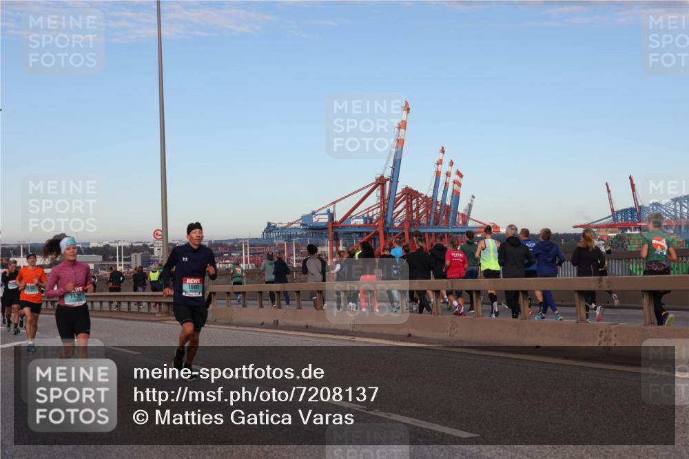 03.10.2024 - Köhlbrandbrückenlauf Matties Gatica Varas http://msf.ph/oto/7208137 03.10.2024 09:34:09 Position 2 1163, 1131, 1680 meine-sportfotos.de
