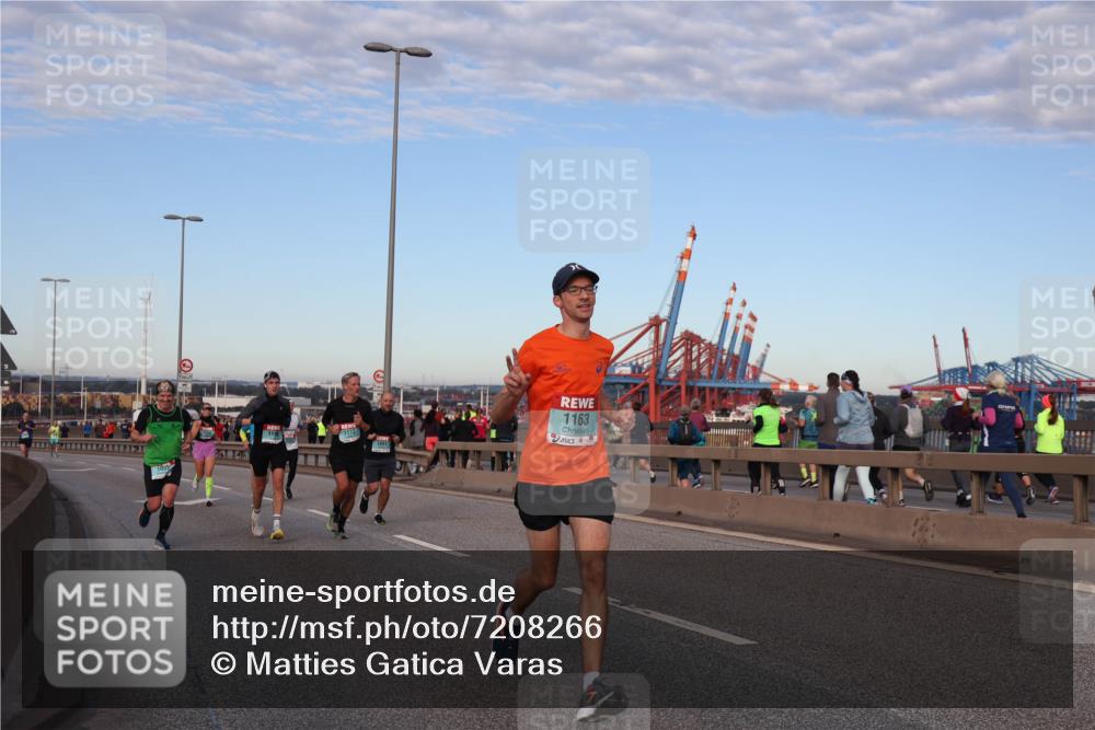 03.10.2024 - Köhlbrandbrückenlauf Matties Gatica Varas http://msf.ph/oto/7208266 03.10.2024 09:34:13 Position 2 1172, 1091, 1163 meine-sportfotos.de