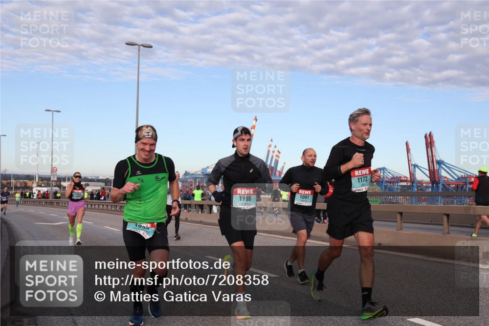 03.10.2024 - Köhlbrandbrückenlauf Matties Gatica Varas http://msf.ph/oto/7208358 03.10.2024 09:34:17 Position 2 1260, 1172, 1198, 1091 meine-sportfotos.de