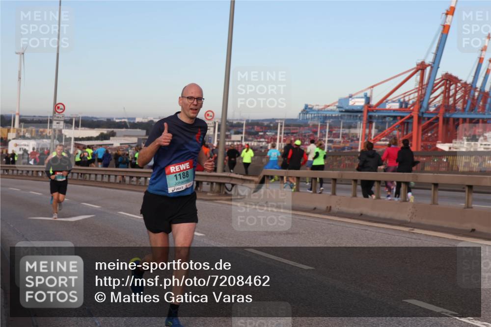 03.10.2024 - Köhlbrandbrückenlauf Matties Gatica Varas http://msf.ph/oto/7208462 03.10.2024 09:34:26 Position 2 1809, 1188 meine-sportfotos.de