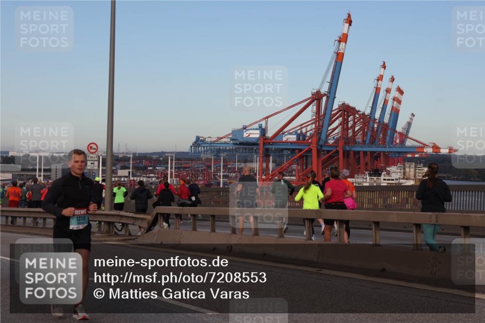 03.10.2024 - Köhlbrandbrückenlauf Matties Gatica Varas http://msf.ph/oto/7208553 03.10.2024 09:34:30 Position 2 1310, 1500, 1 meine-sportfotos.de
