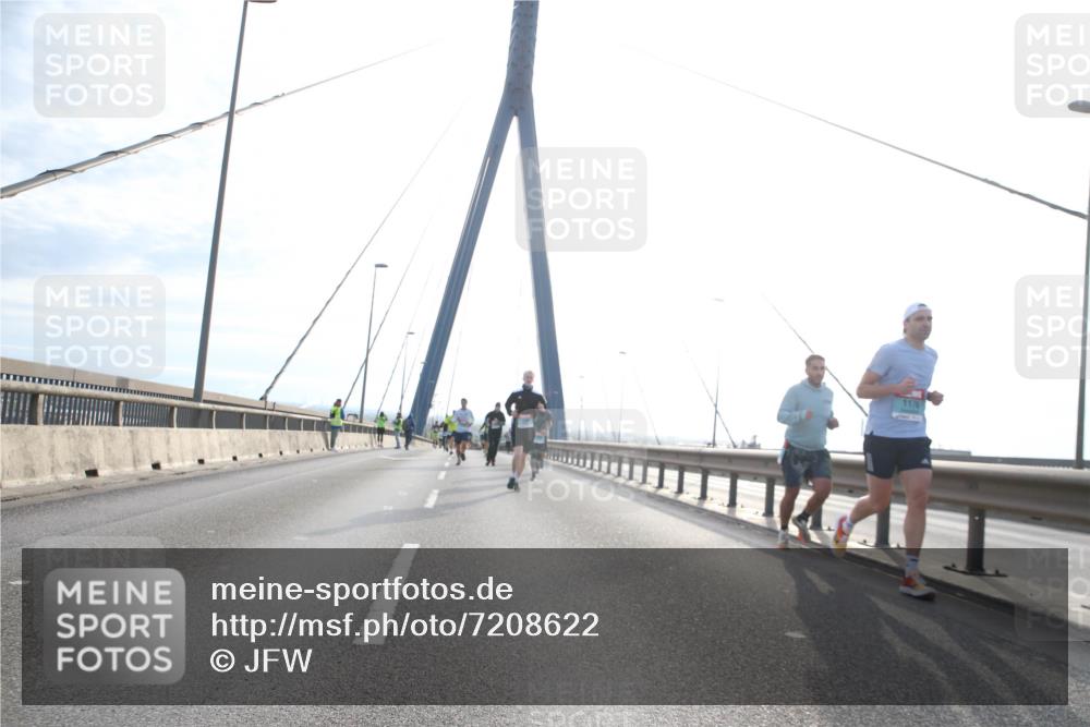 03.10.2024 - Köhlbrandbrückenlauf Jannik Wohlers http://msf.ph/oto/7208622 03.10.2024 09:20:41 Position 1 1176 meine-sportfotos.de