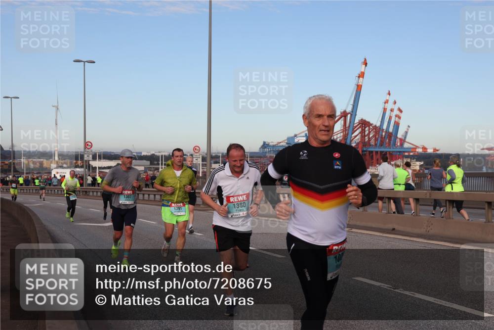 03.10.2024 - Köhlbrandbrückenlauf Matties Gatica Varas http://msf.ph/oto/7208675 03.10.2024 09:34:40 Position 2 1307, 1391, 1380, 102 meine-sportfotos.de